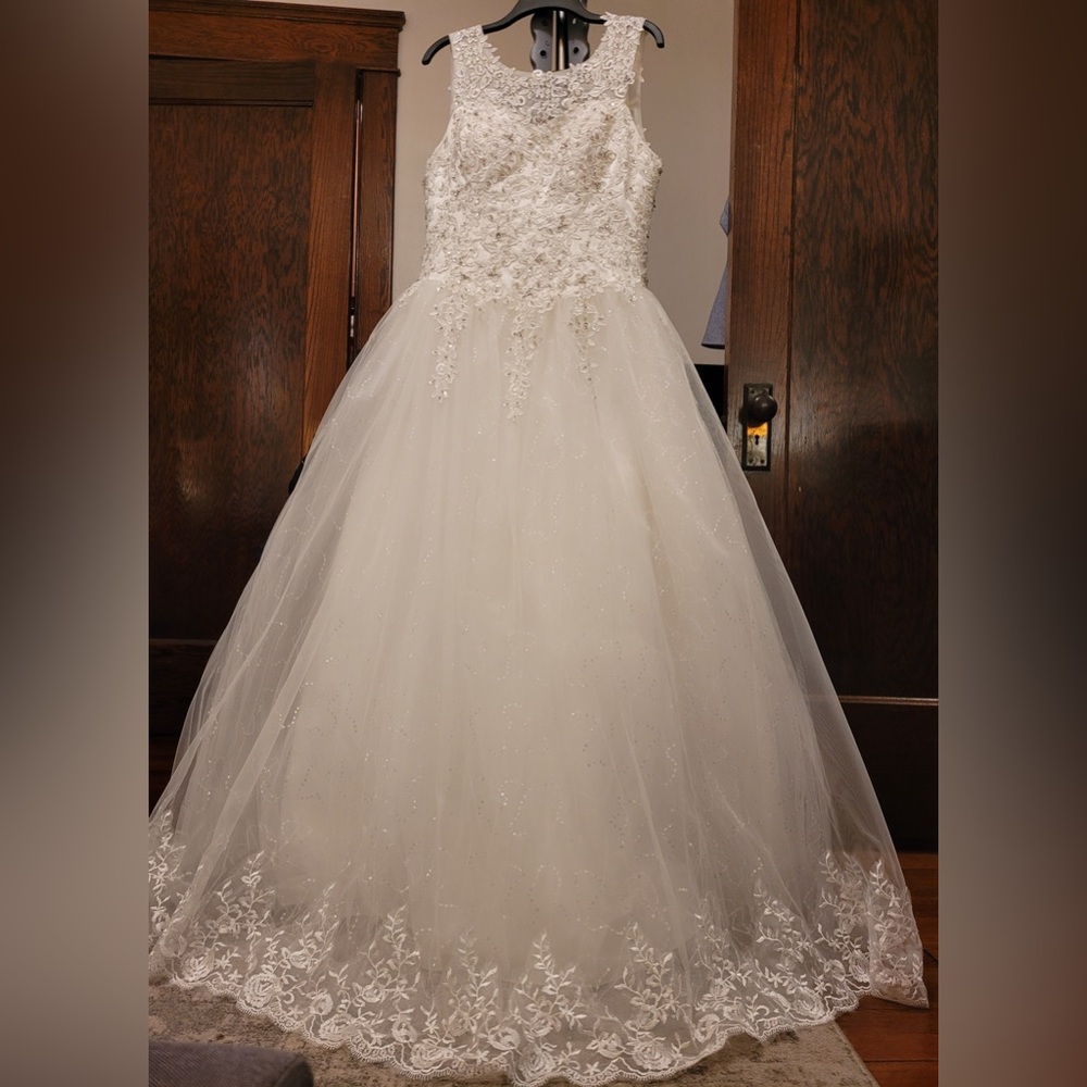Ivory/Off White Ballgown Wedding Dress